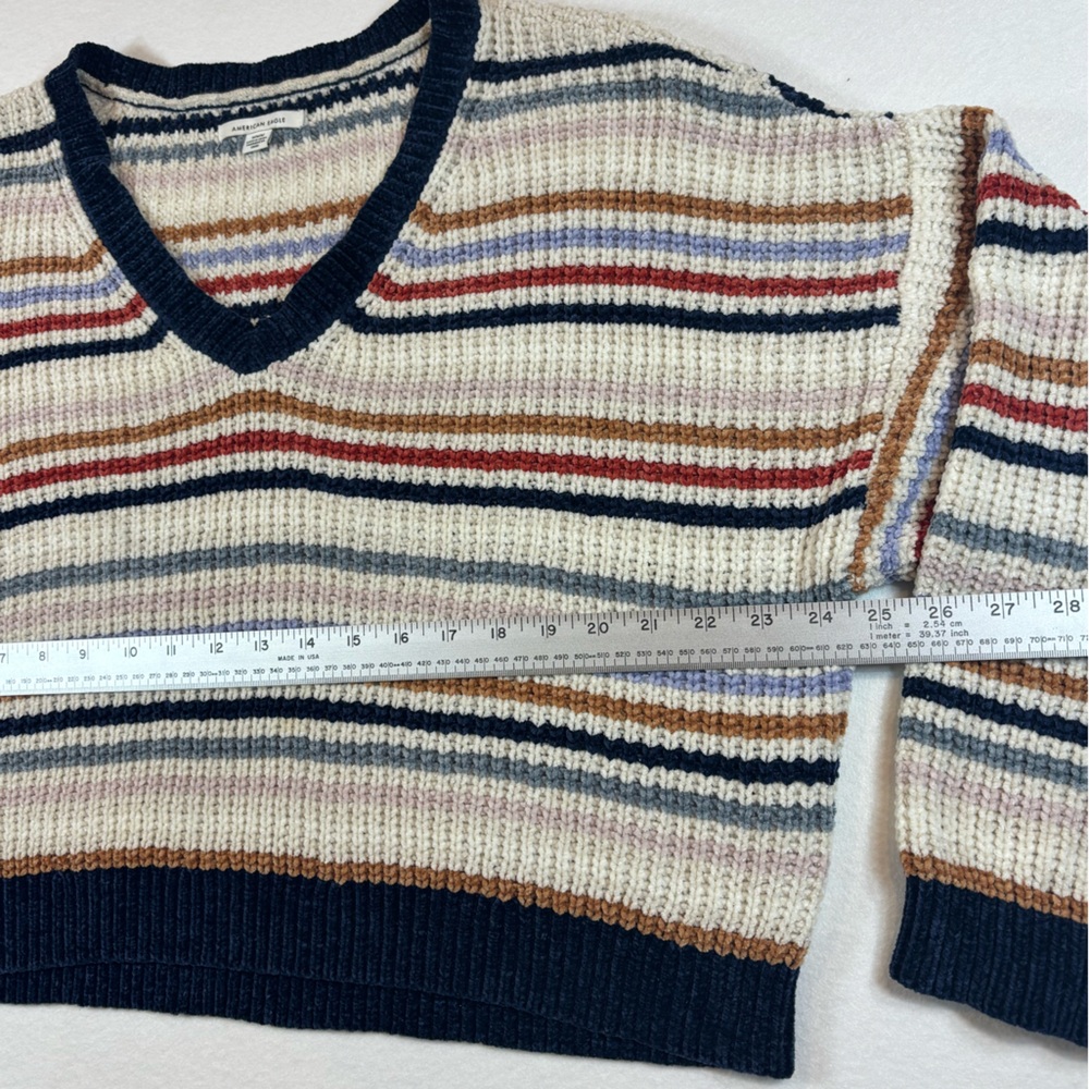 American Eagle Chenille Cropped V-Neck Sweater Size  M - Picture 7 of 7